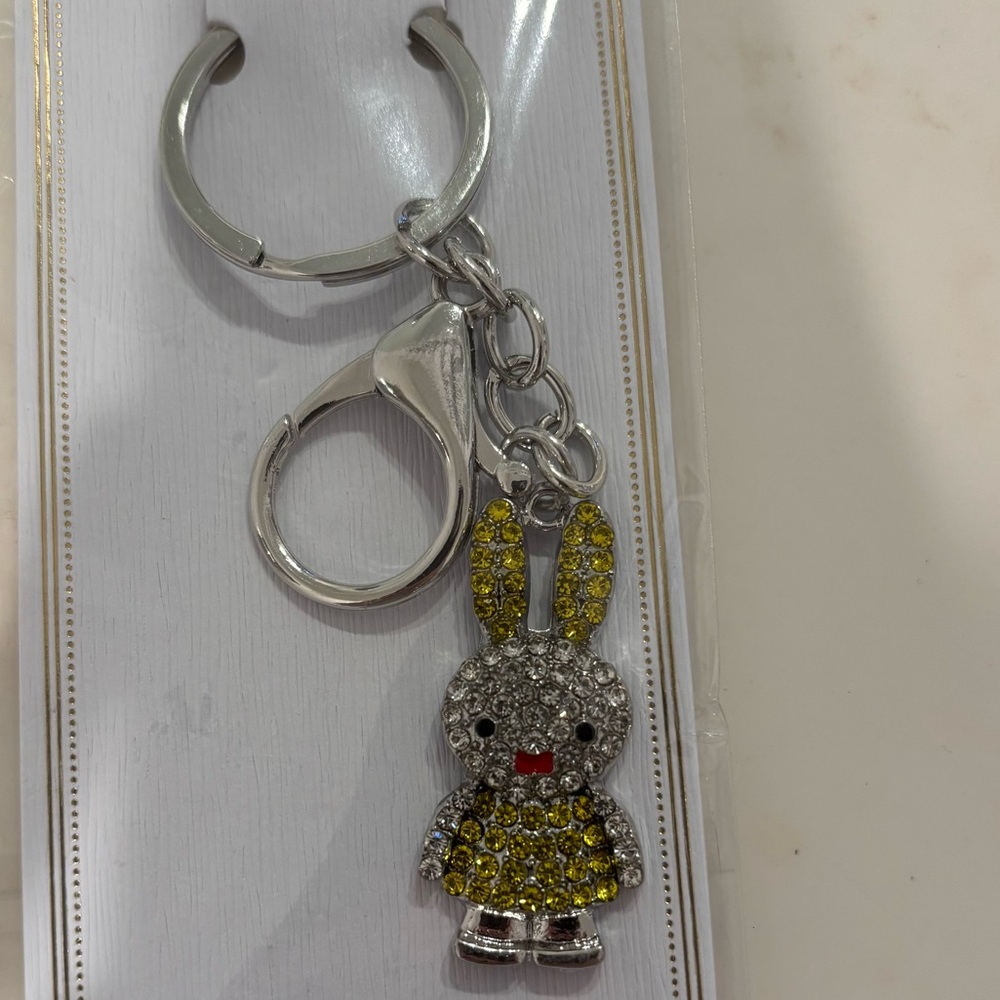 Bling bunny keychain - Picture 1 of 2